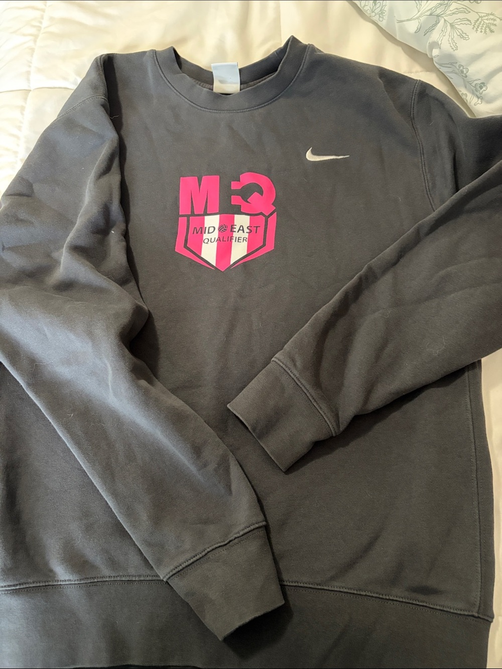 Nike Men's Charcoal Crewneck Sweatshirt with Pink Graphic